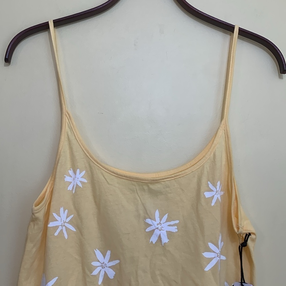 Amuse Society NWT Feel Ya Daisy Graphic Yellow White Floral Tank Top MSRP $30 XS - Picture 4 of 8